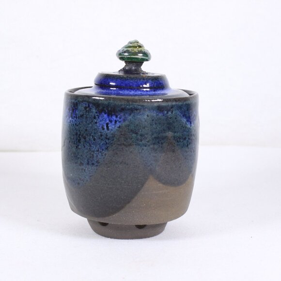 Garlic Keeper Pottery storage jar - Picture 1 of 7